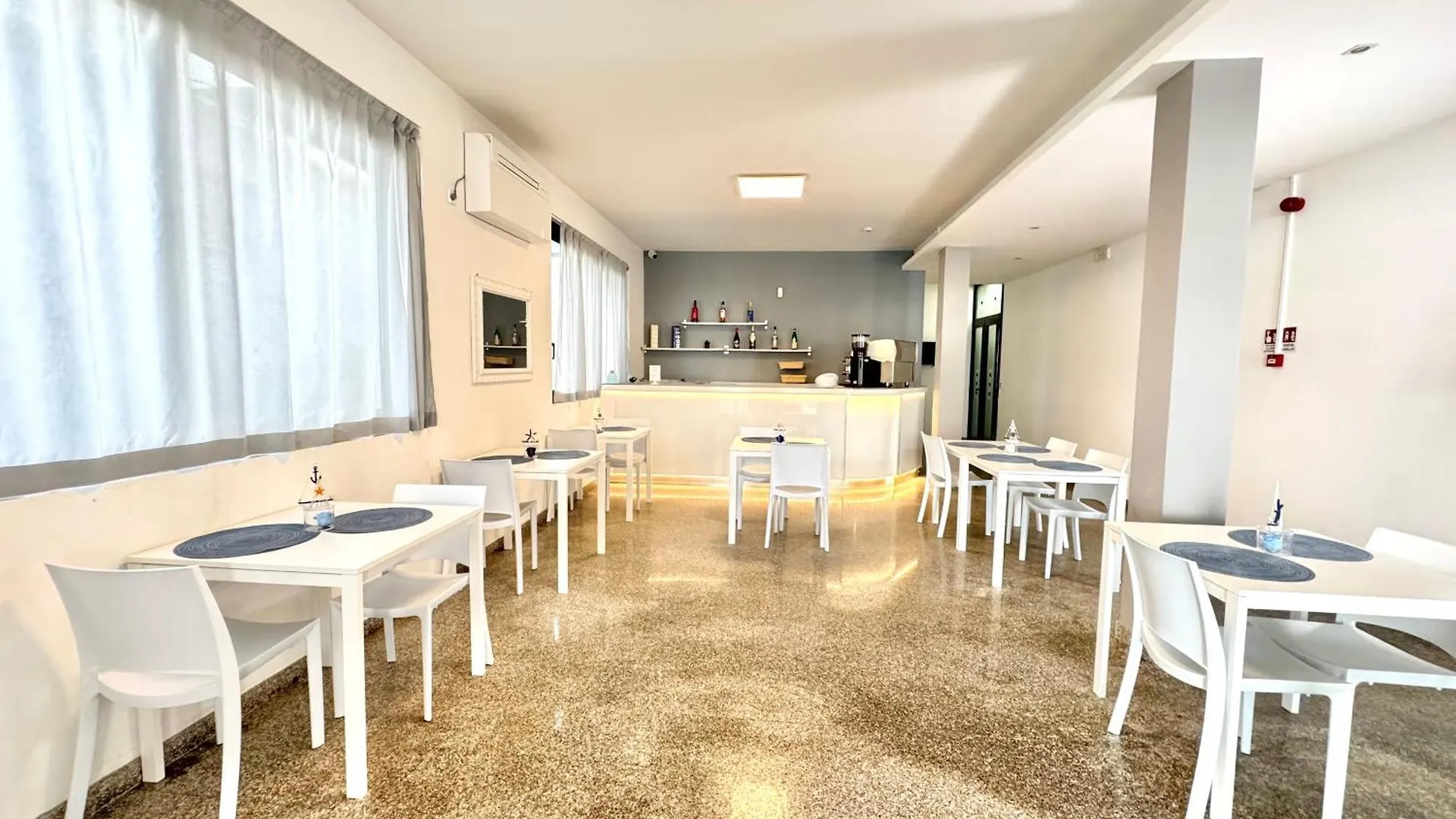 Hotel The Sea - 3 Minuti Dalla Spiaggia Rimini Italy