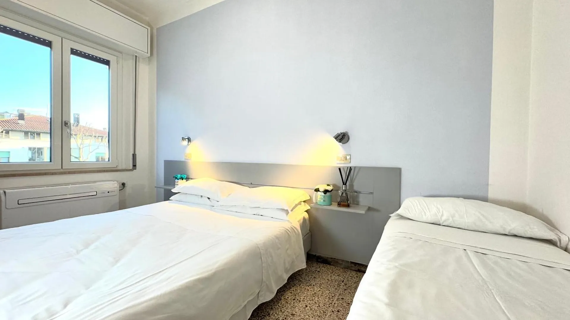 Hotel The Sea - 3 Minuti Dalla Spiaggia Rimini 2*,