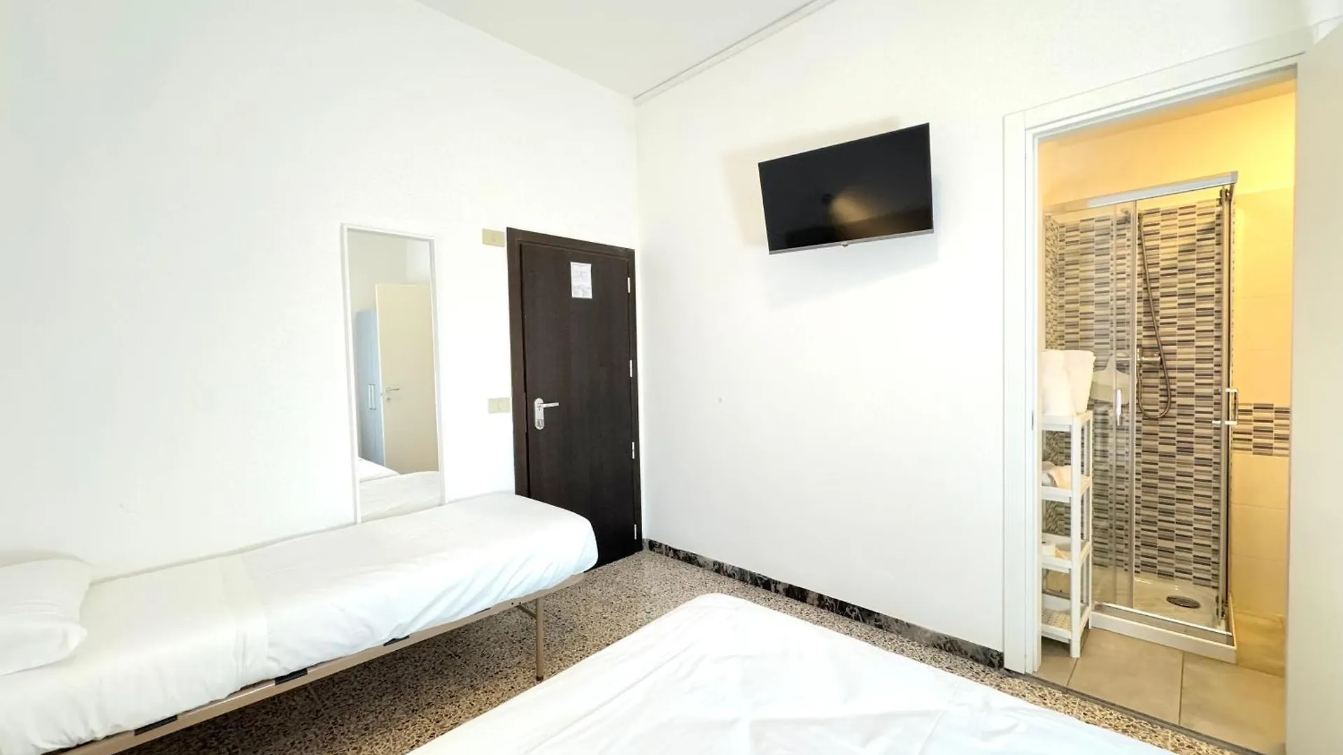 Hotel The Sea - 3 Minuti Dalla Spiaggia Rimini