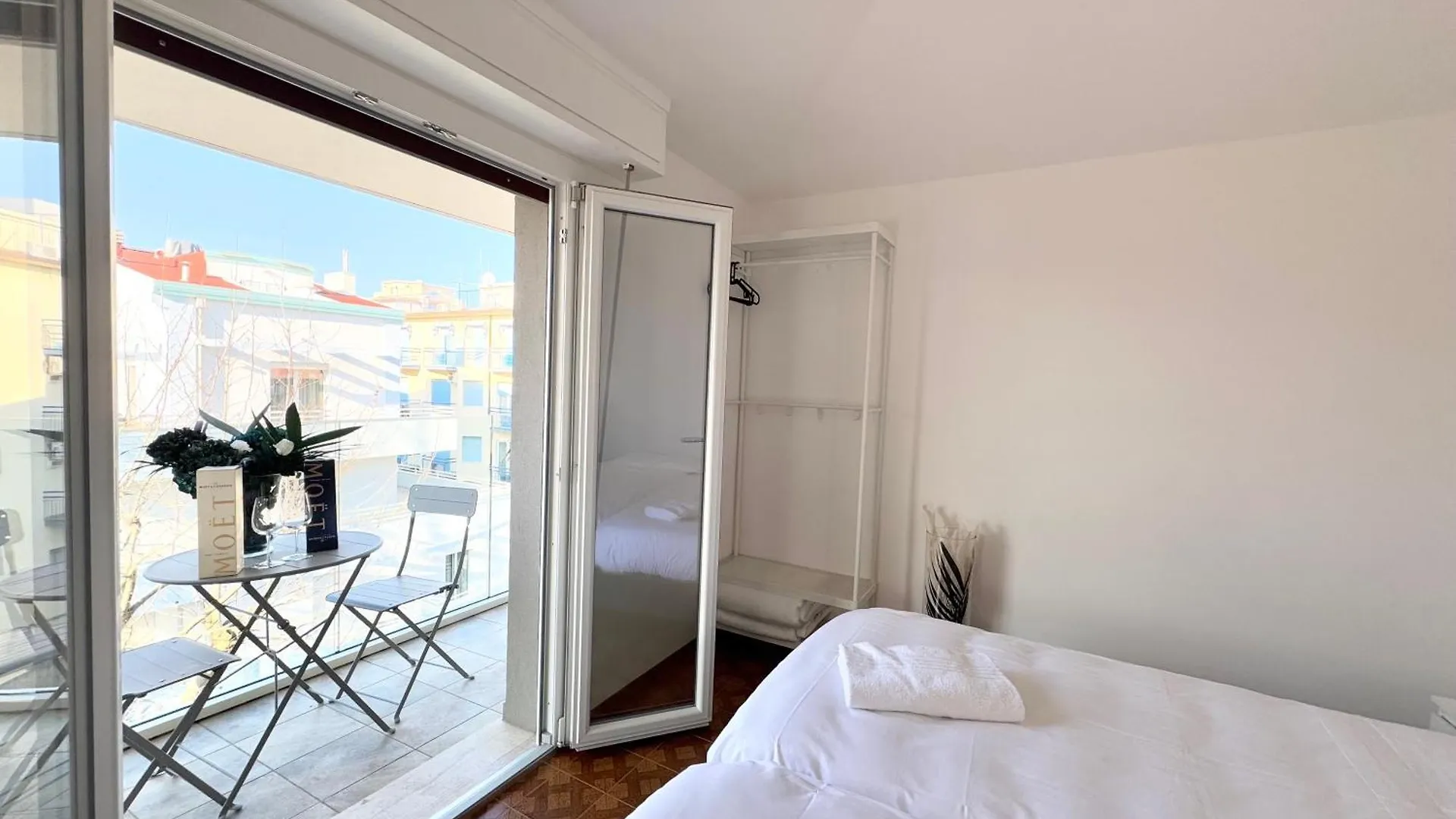 Hotel The Sea - 3 Minuti Dalla Spiaggia Rimini