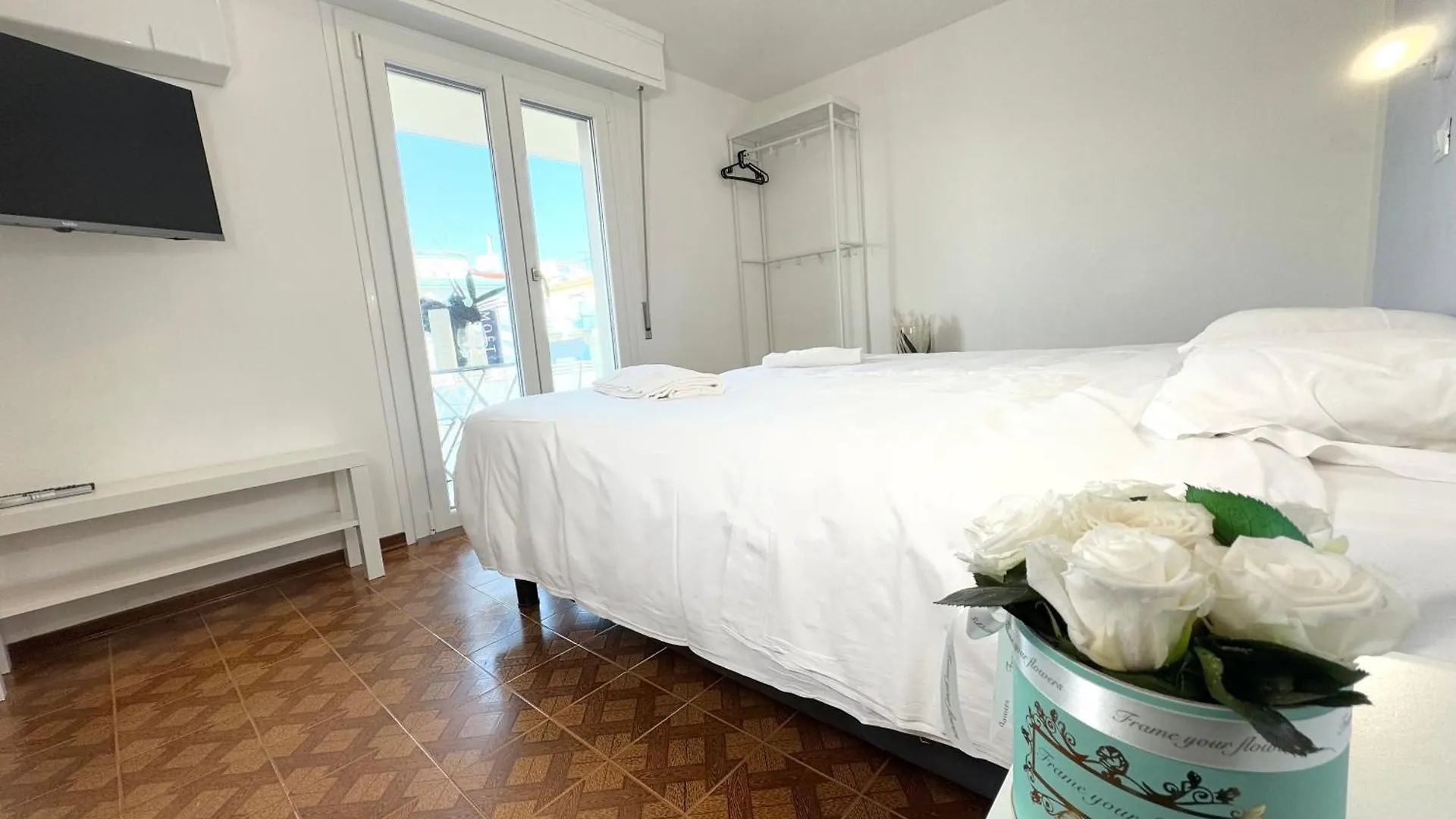 Hotel The Sea - 3 Minuti Dalla Spiaggia Rimini