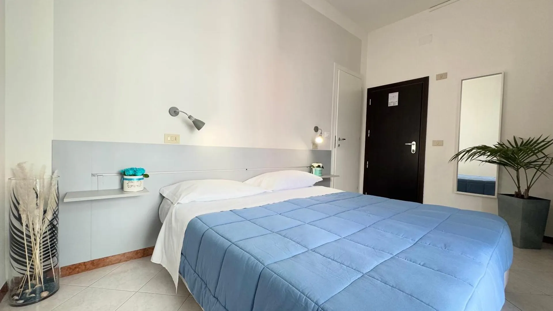 Hotel The Sea - 3 Minuti Dalla Spiaggia Rimini