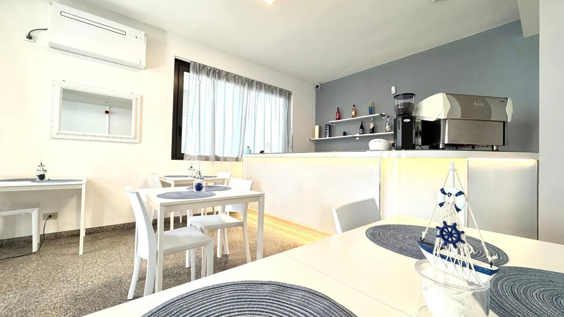 Hotel The Sea - 3 Minuti Dalla Spiaggia Rimini 2*,  Italy