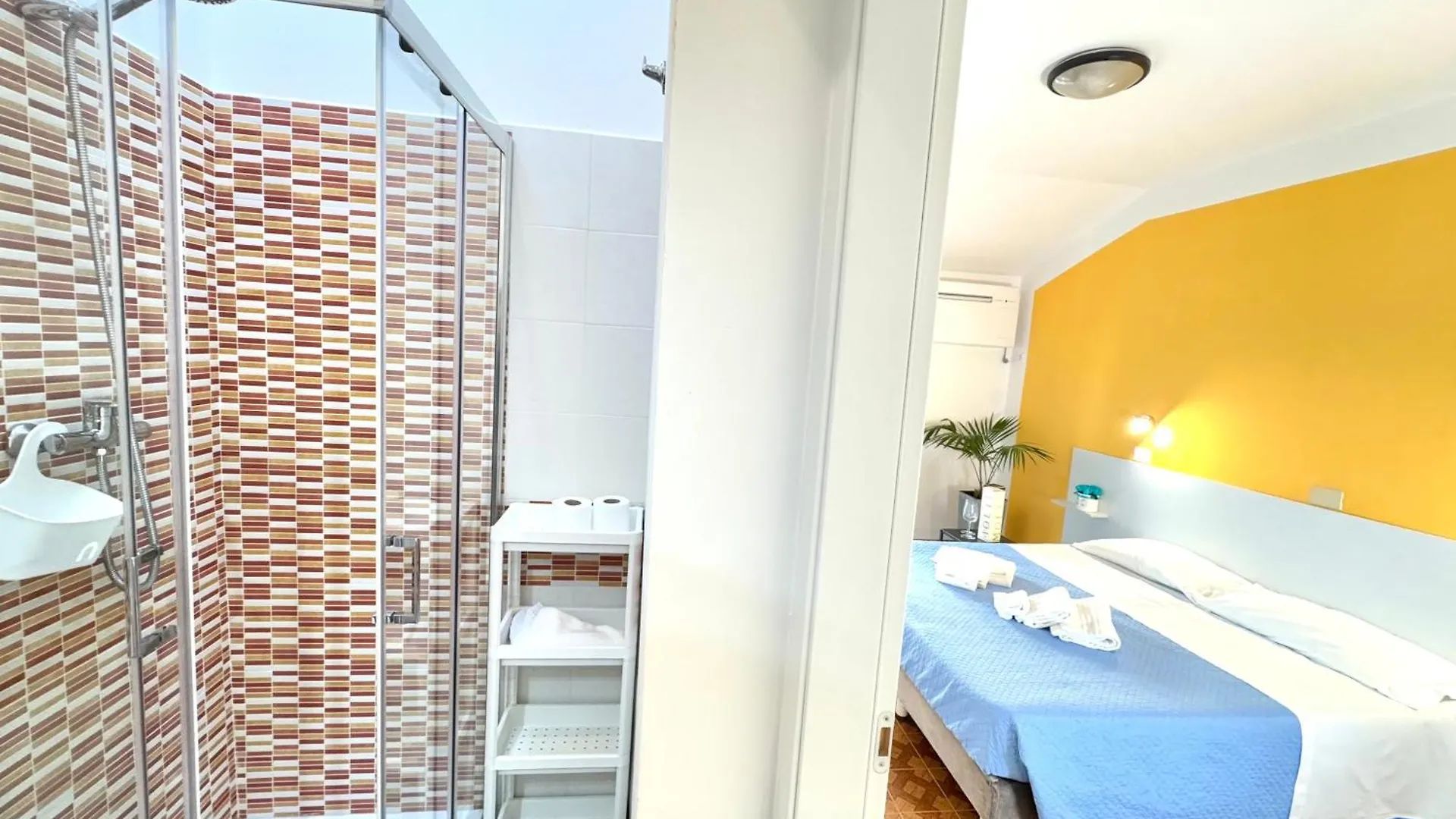 Hotel The Sea - 3 Minuti Dalla Spiaggia Rimini 2*,